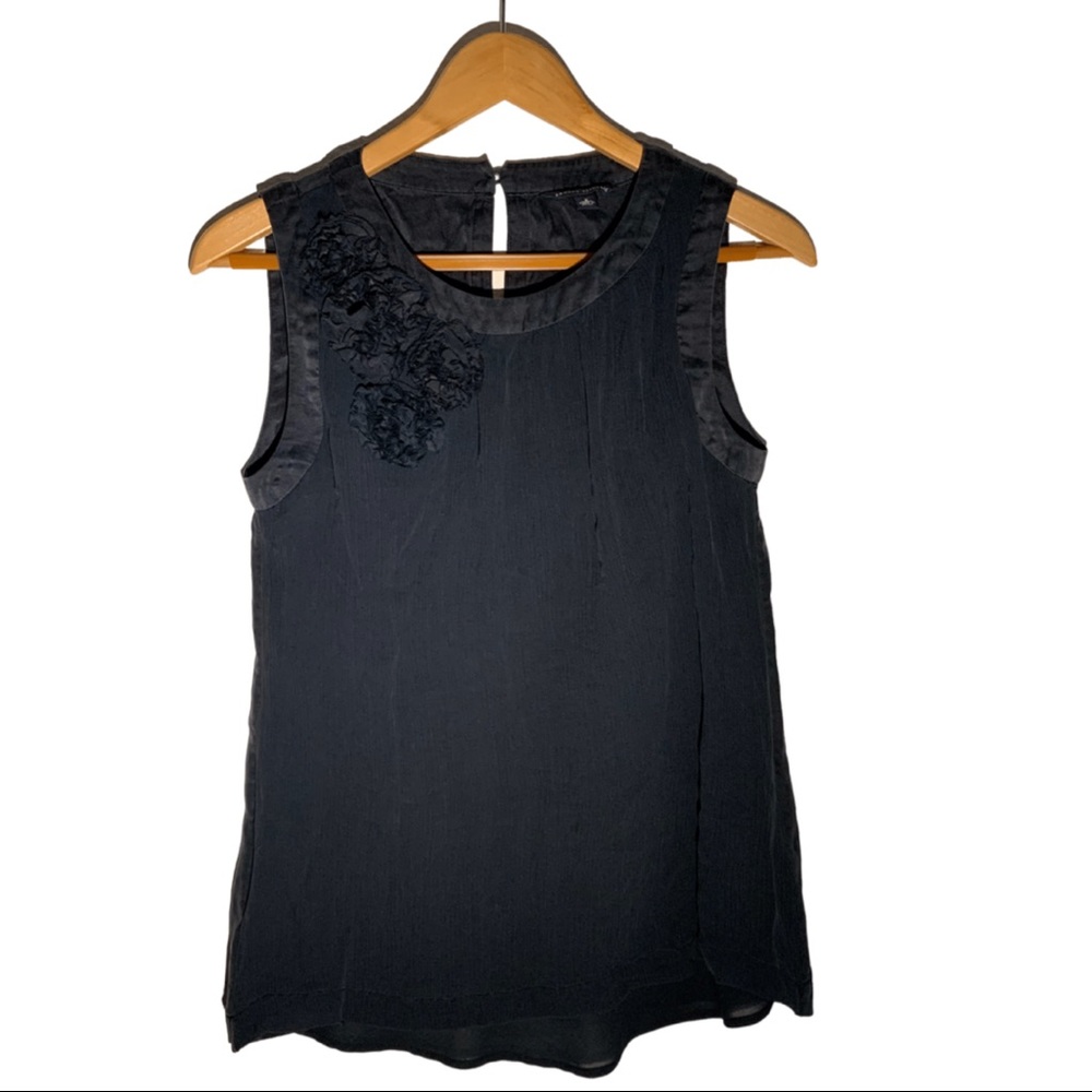 Banana Republic Rosette‎ Silk Top Black - Picture 2 of 10
